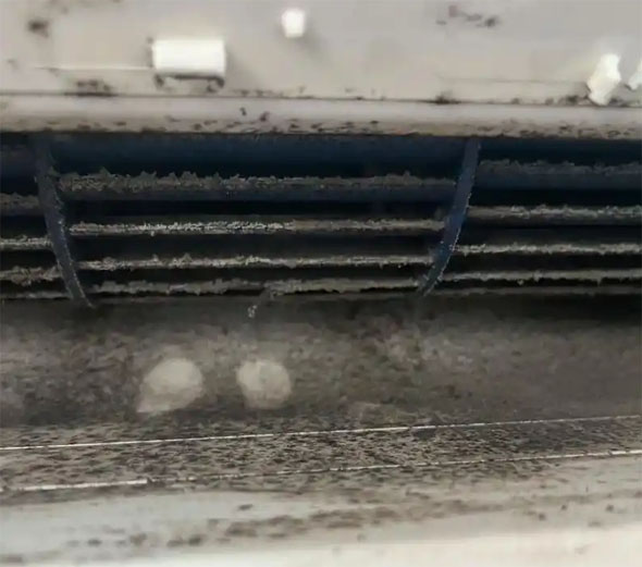 仪陇空调吹的风有股烧焦味是怎么回事